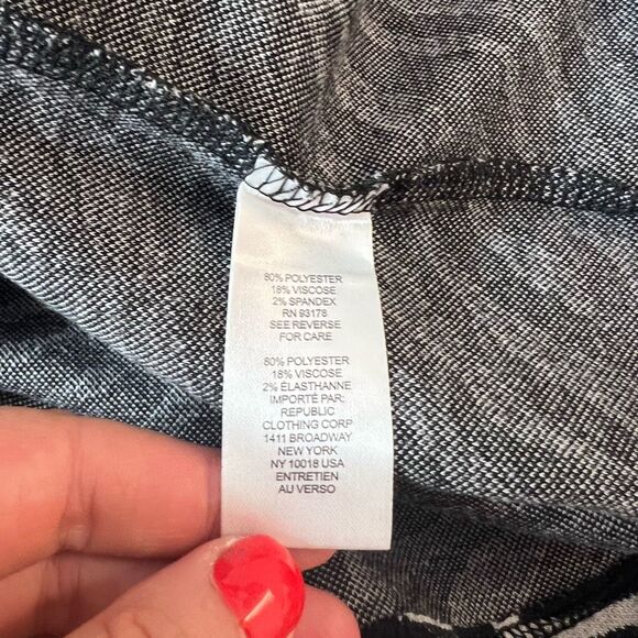 🔥🔥5 for $25🔥🔥 Industry Black White Collared Zebra Print Long Sleeve Knit Top - Picture 8 of 10